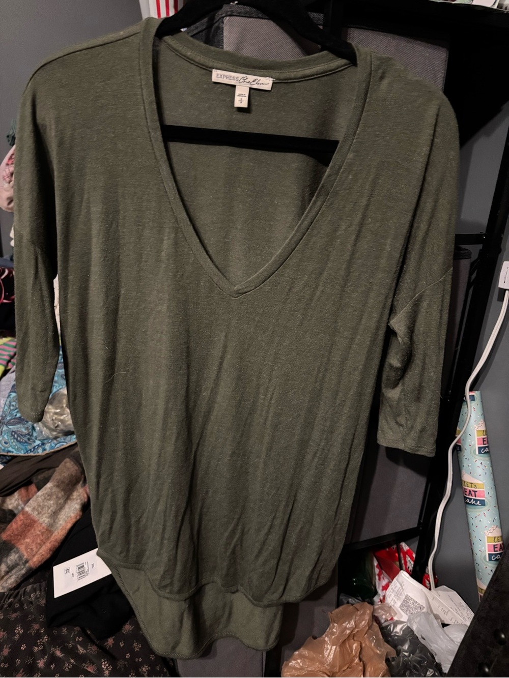 Express Olive V-Neck Relaxed Women’s Top Small